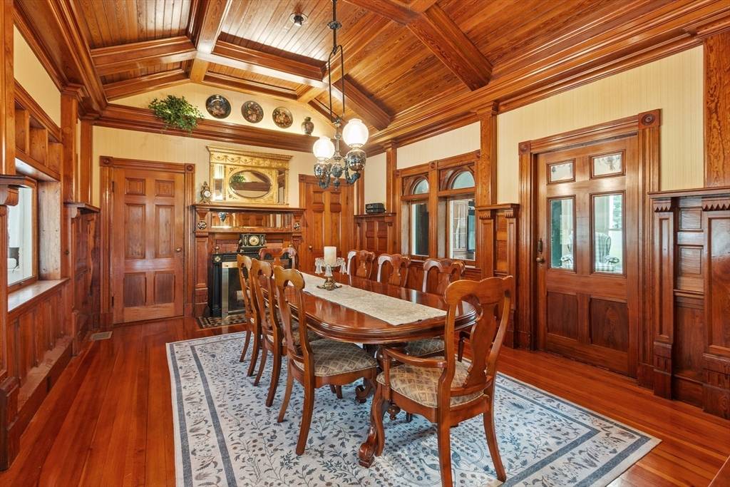 Bellingham, MA 02019,202 Paine St