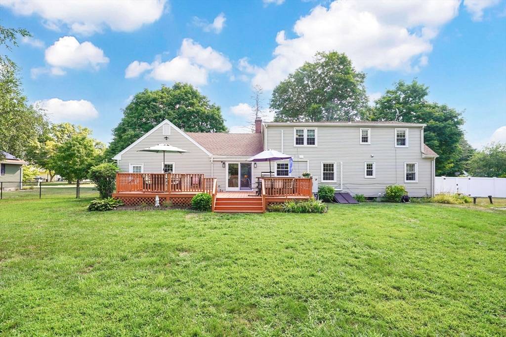 Wilbraham, MA 01095,9 Longview Dr