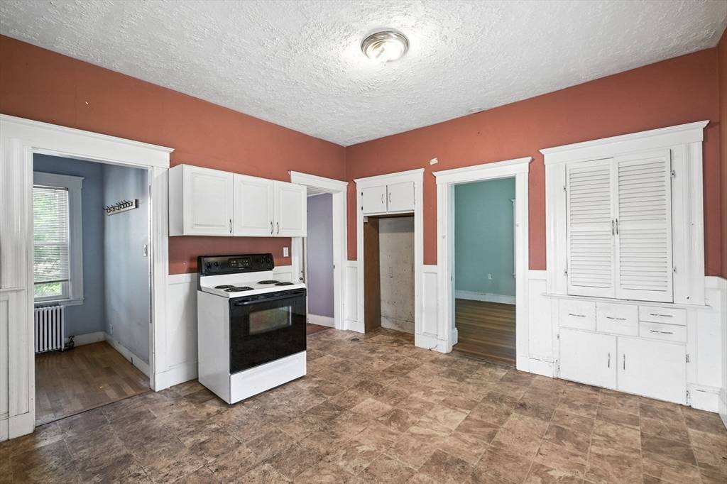 Lynn, MA 01904,49 Glenwood Rd