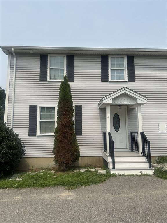 Taunton, MA 02780,82 Johnson St #1