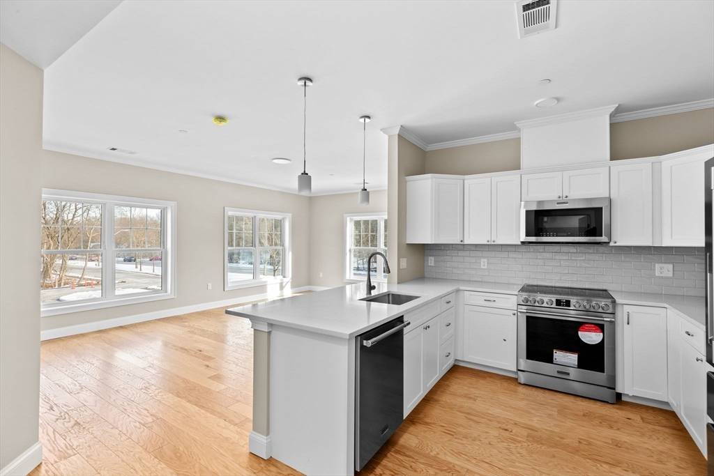 Milton, MA 02186,485 Blue Hills Parkway #12