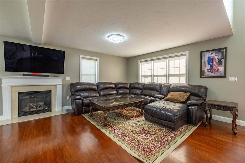Methuen, MA 01844,63 Lippold St