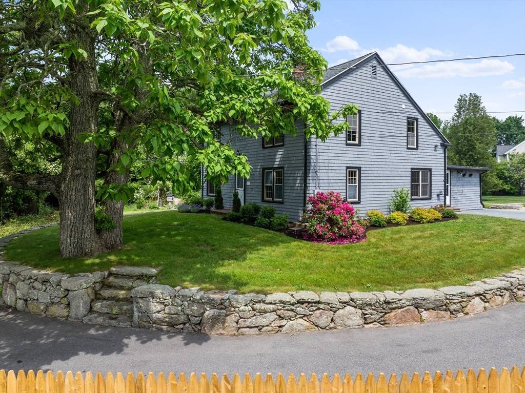 Acushnet, MA 02743,16 Morses Ln