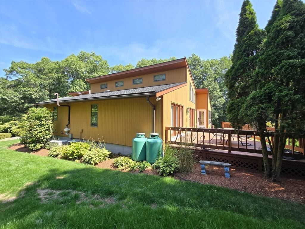 Berkley, MA 02779,81 Sanford St