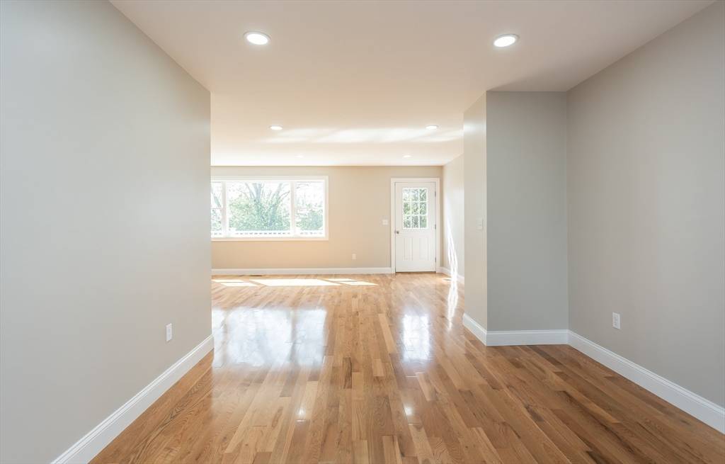 Fall River, MA 02724,579 Summit St #2