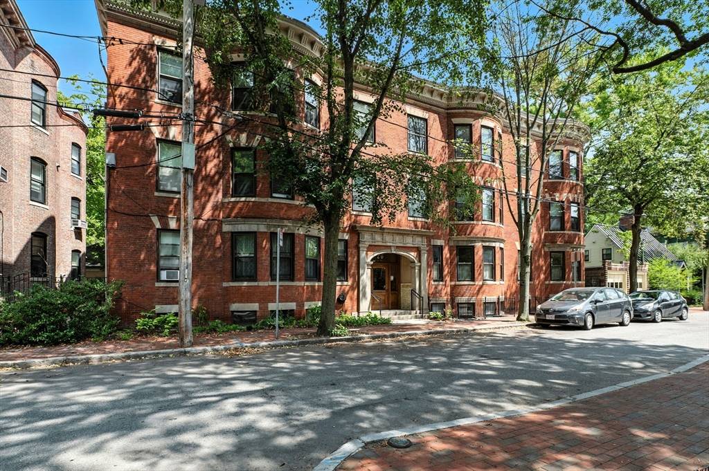 Cambridge, MA 02138,26 Hurlbut Street #3