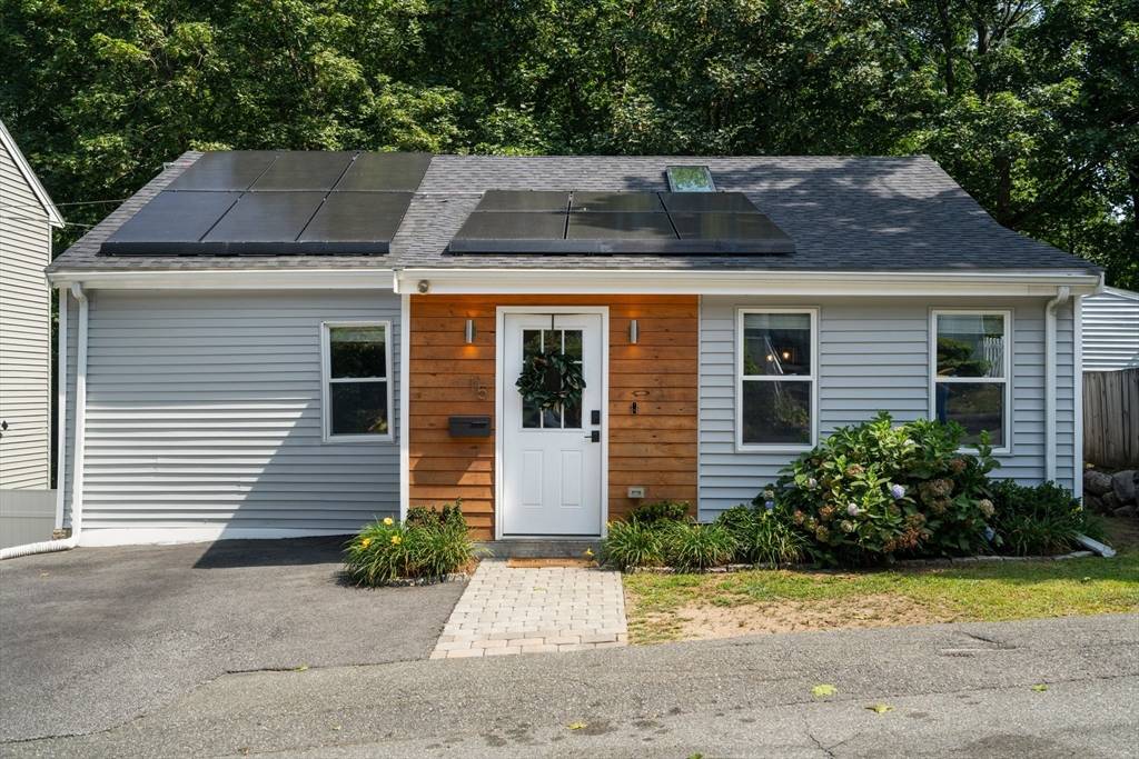 Randolph, MA 02368,15 Howard St