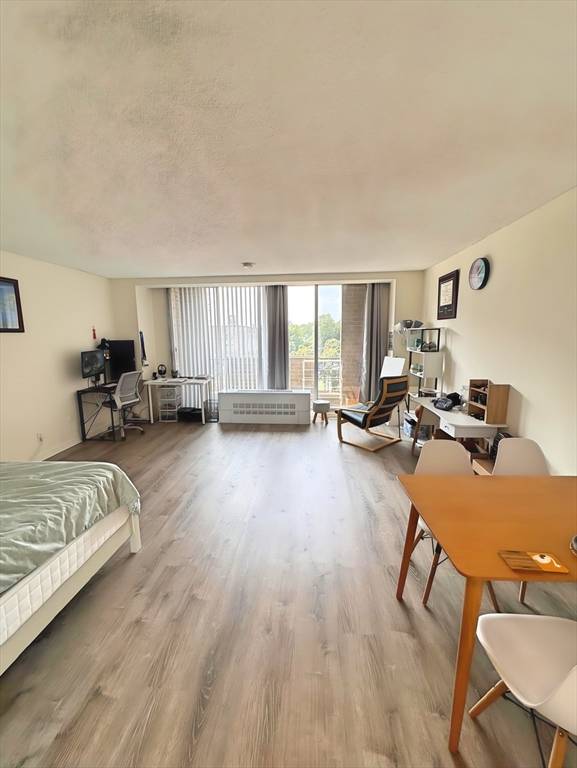 Brookline, MA 02446,44 Washington St #814