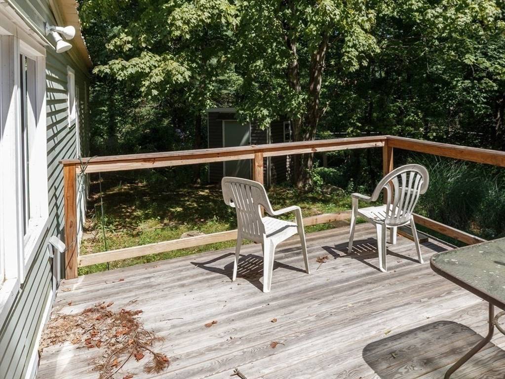 Wales, MA 01081,67 Willow Ln