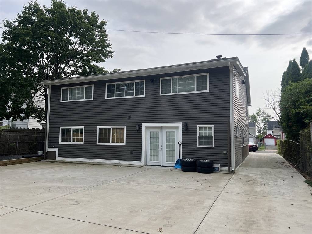 Springfield, MA 01104,11 Leroy Pl