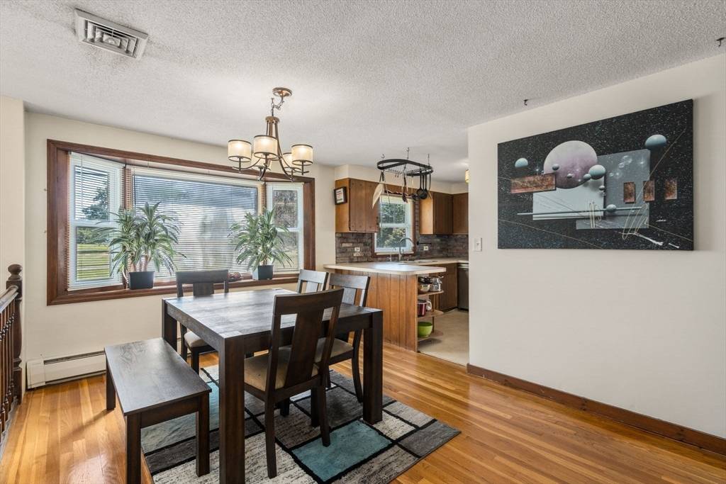 Oxford, MA 01537,35 Pleasant St