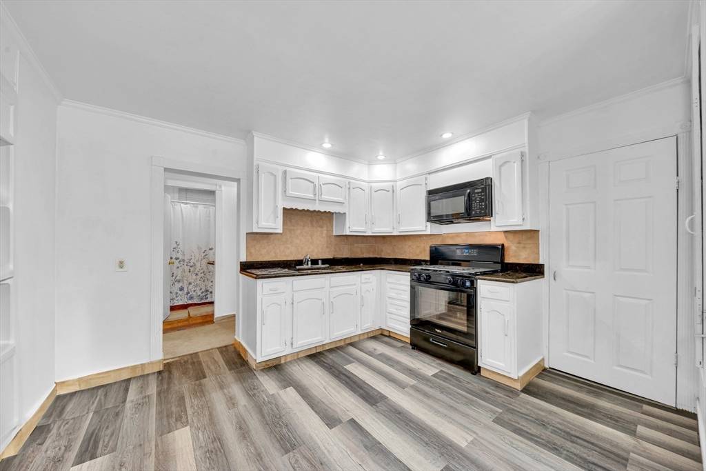 Hudson, MA 01749,56 Park St