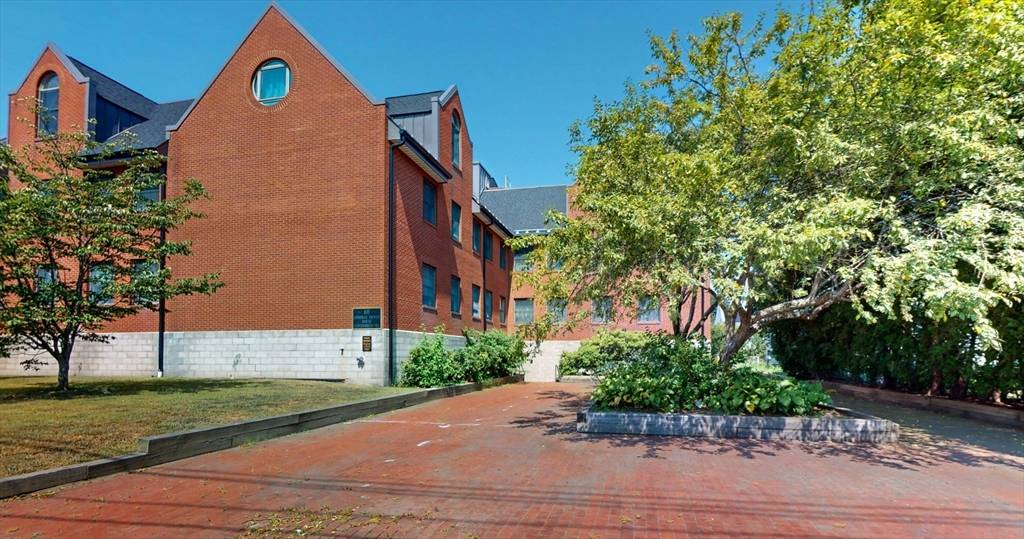 Natick, MA 01760,62 E Central St #305