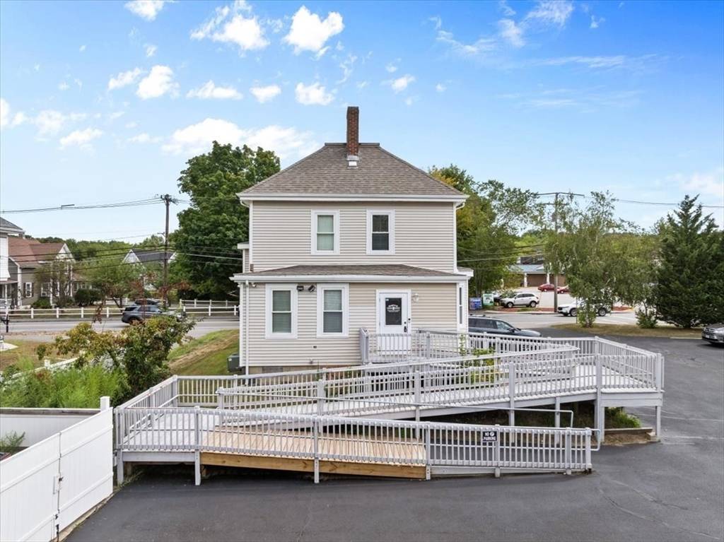 Taunton, MA 02780,507 County St