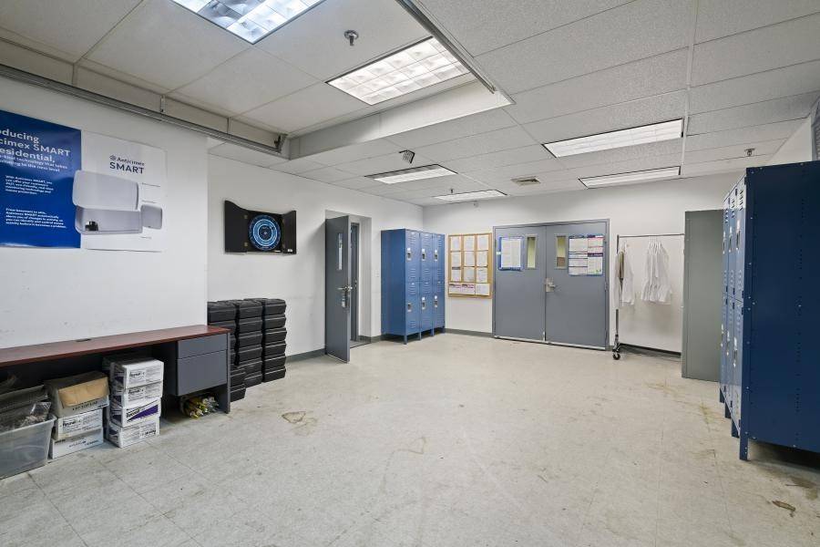 Norwood, MA 02062,823 Pleasant Street