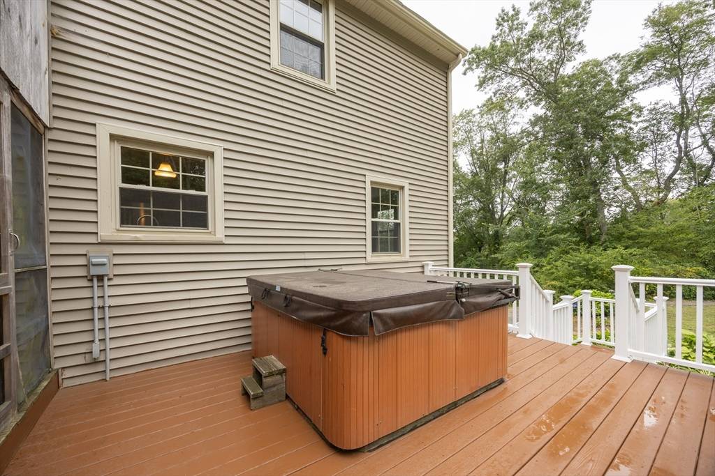 Uxbridge, MA 01569,436 Blackstone St