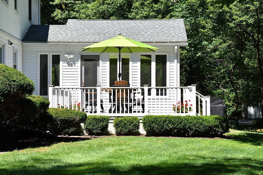 Longmeadow, MA 01106,195 Knollwood Dr