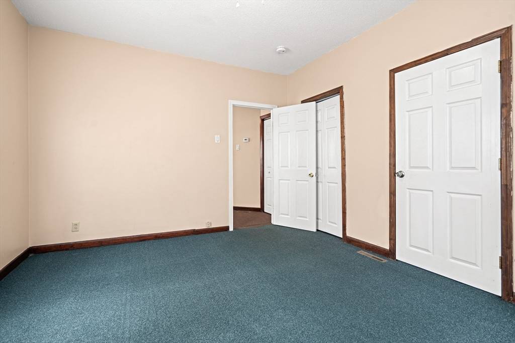 Lowell, MA 01854,10 Clinton Ave