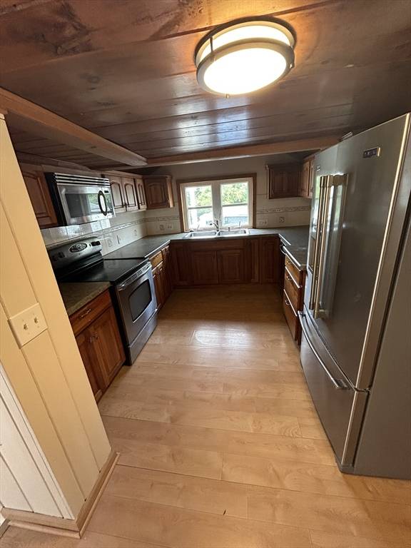 Southbridge, MA 01550,142 Hamilton St #2