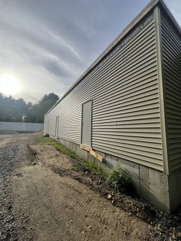 Taunton, MA 02718,255 Cape Rd