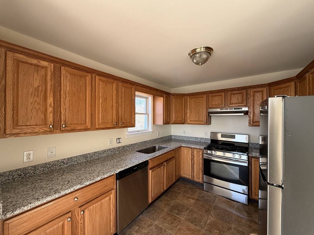 Hull, MA 02045,7 J Street