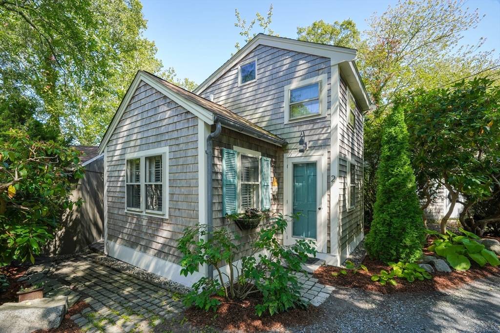 Provincetown, MA 02657,262-A Bradford St #2