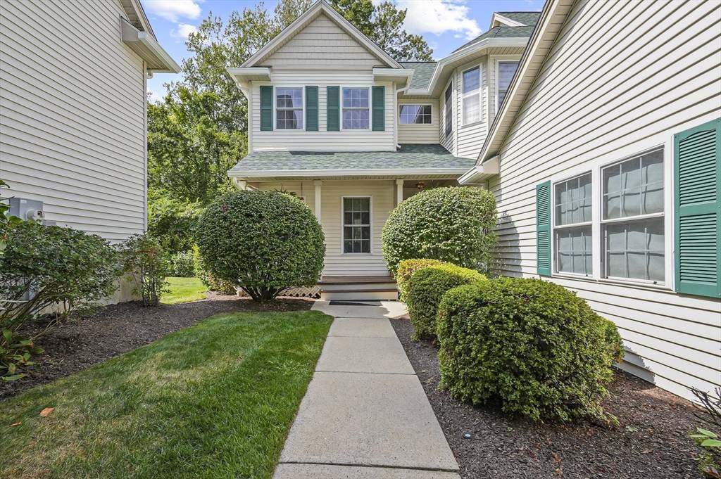 Milford, MA 01757,58 Village Circle #58