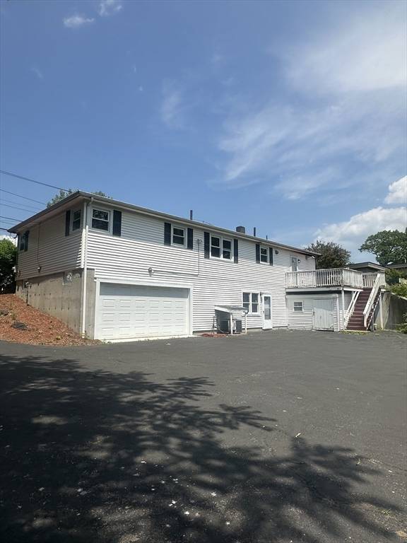 Worcester, MA 01606,585 Burncoat St