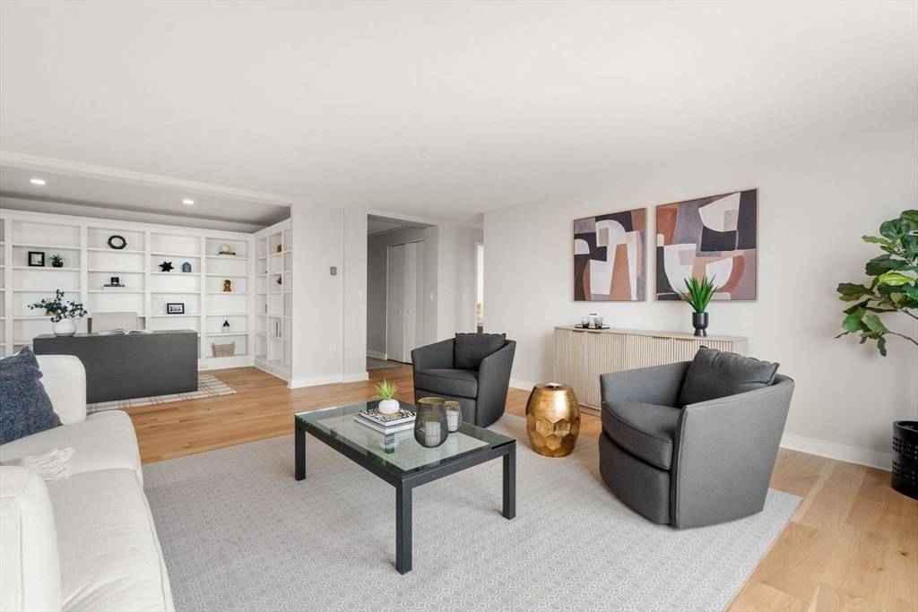 Brookline, MA 02446,45 Longwood Ave #PHA