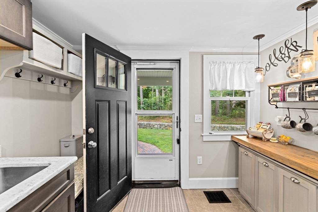 Marshfield, MA 02050,1231 Forest