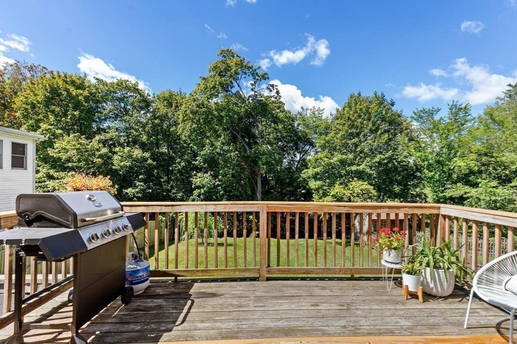 Swampscott, MA 01907,9 Sampson Ave