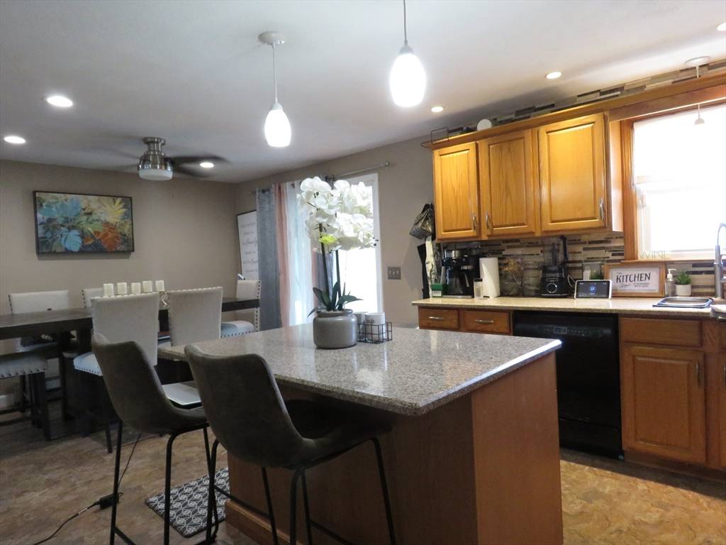 Brockton, MA 02301,31 Van Cliff