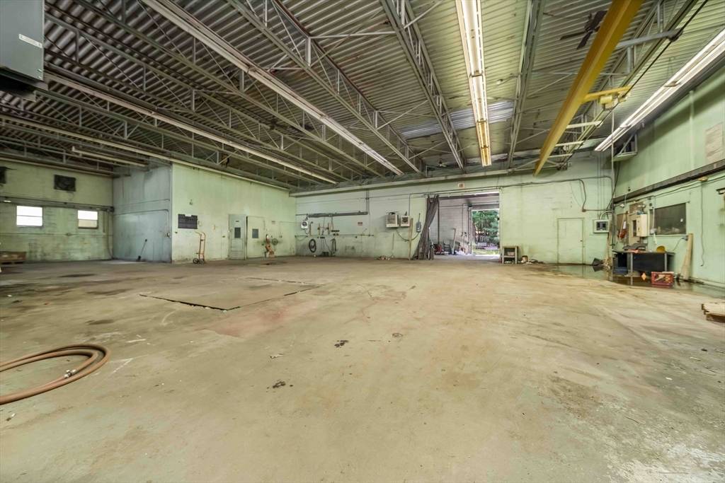 Pembroke, MA 02359,263 Oak St