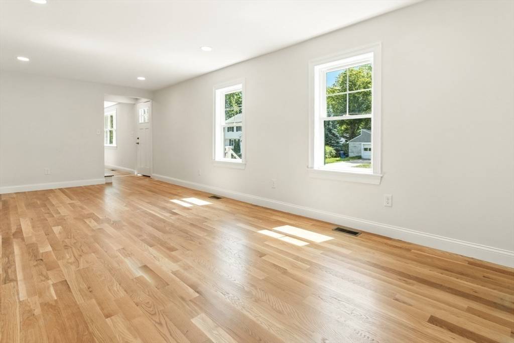 North Reading, MA 01864,5 Lee Rd.