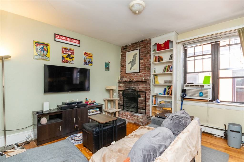 Boston, MA 02114,286-288 Cambridge St. #8