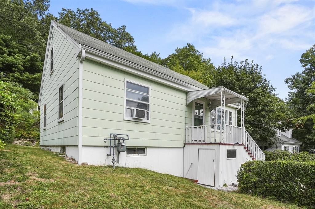 Fitchburg, MA 01420,87 Senna Road