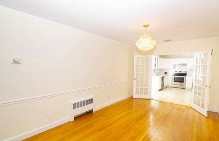 Newton, MA 02458,548 Centre St #5