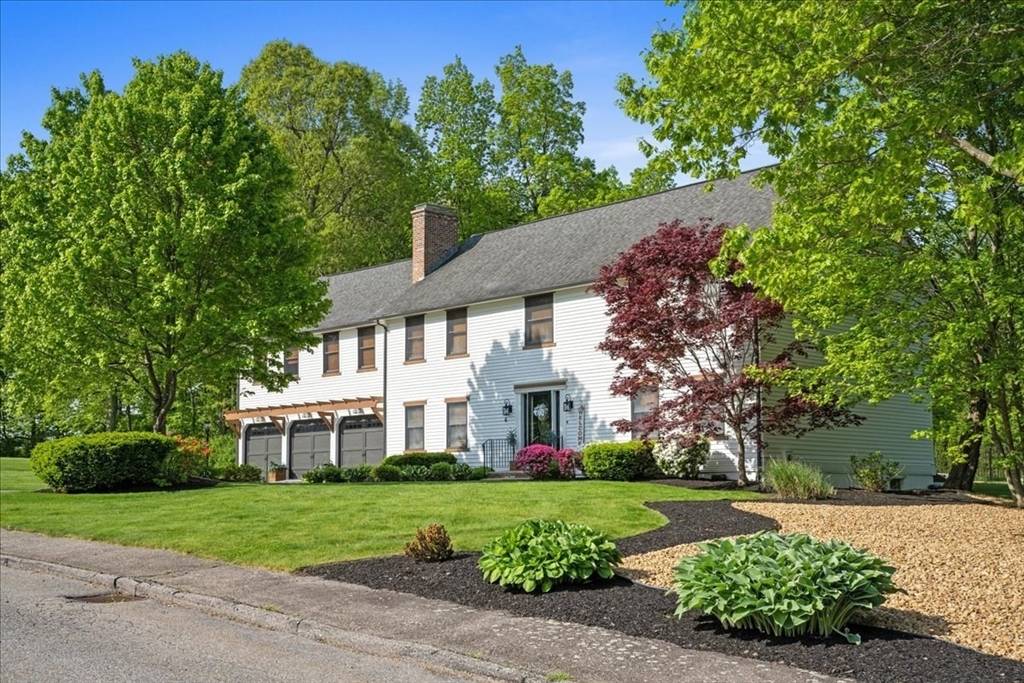 Auburn, MA 01501,6 Linden Ln