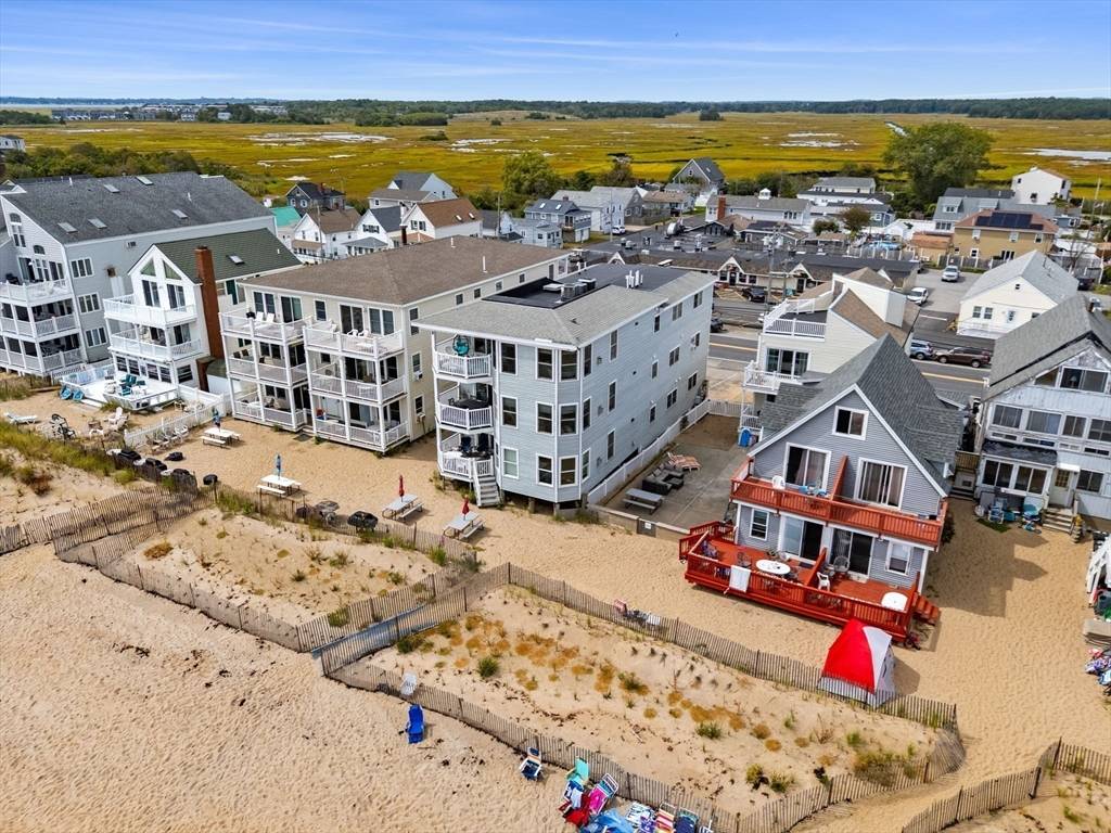 Salisbury, MA 01952,188 N End Blvd #3
