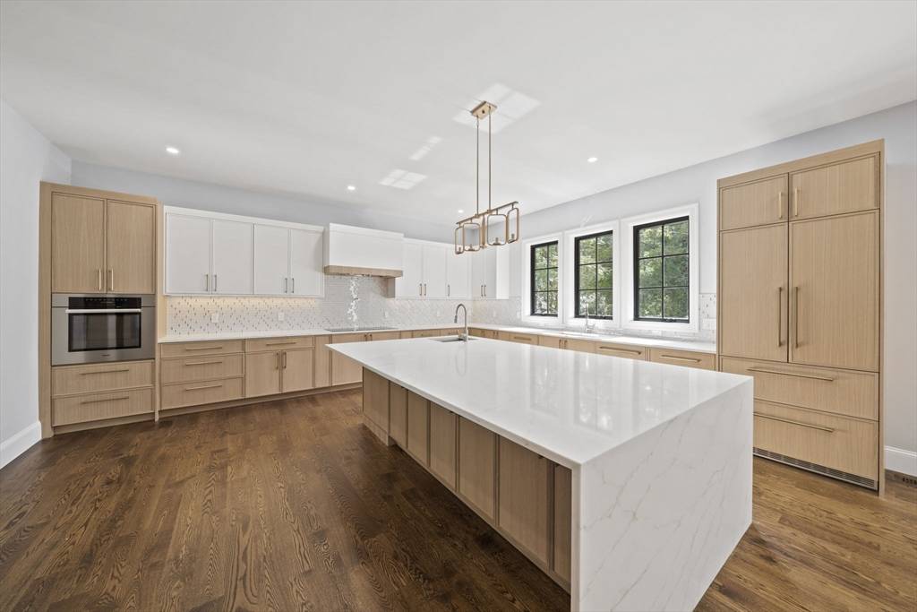 Newton, MA 02459,42 Bow Road