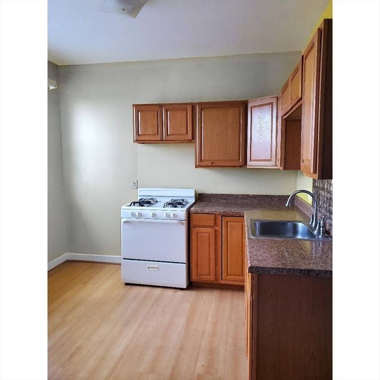 New Bedford, MA 02740,37 Morgan St #4