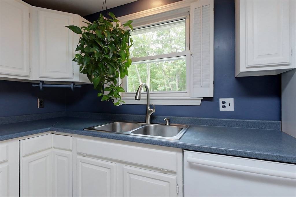 Billerica, MA 01862,16 Crooked Spring Rd