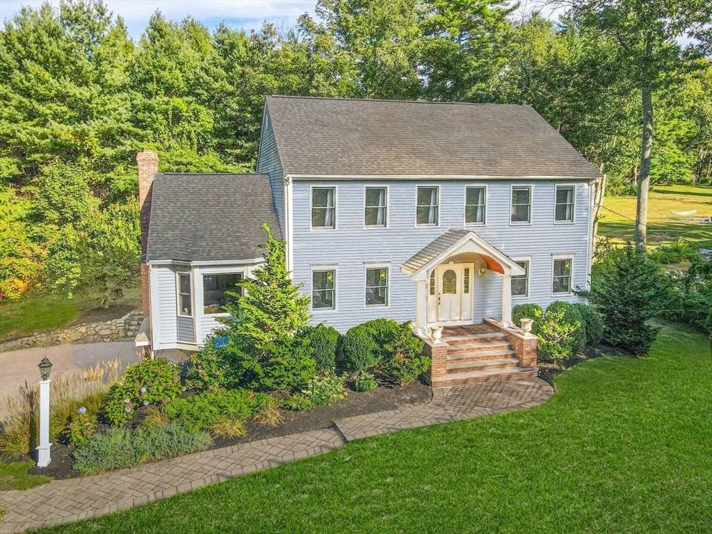 Medfield, MA 02052,270 South St