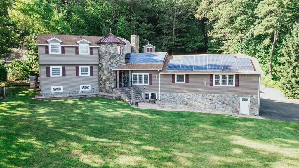 Ludlow, MA 01056,235 James St