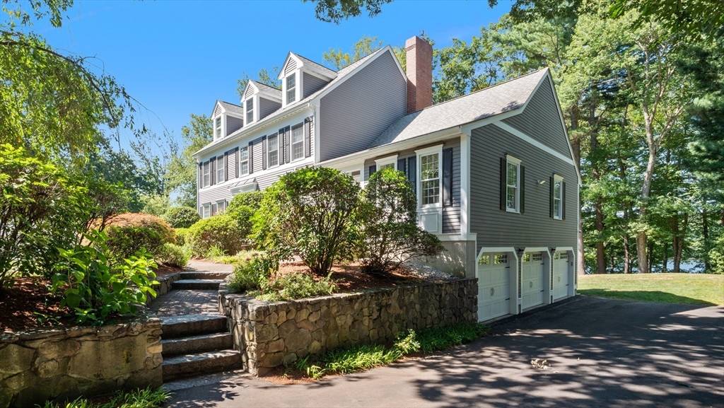 West Newbury, MA 01985,27 Rivercrest Dr