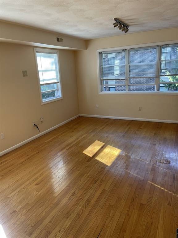 Boston, MA 02131,39 Harrison St #B