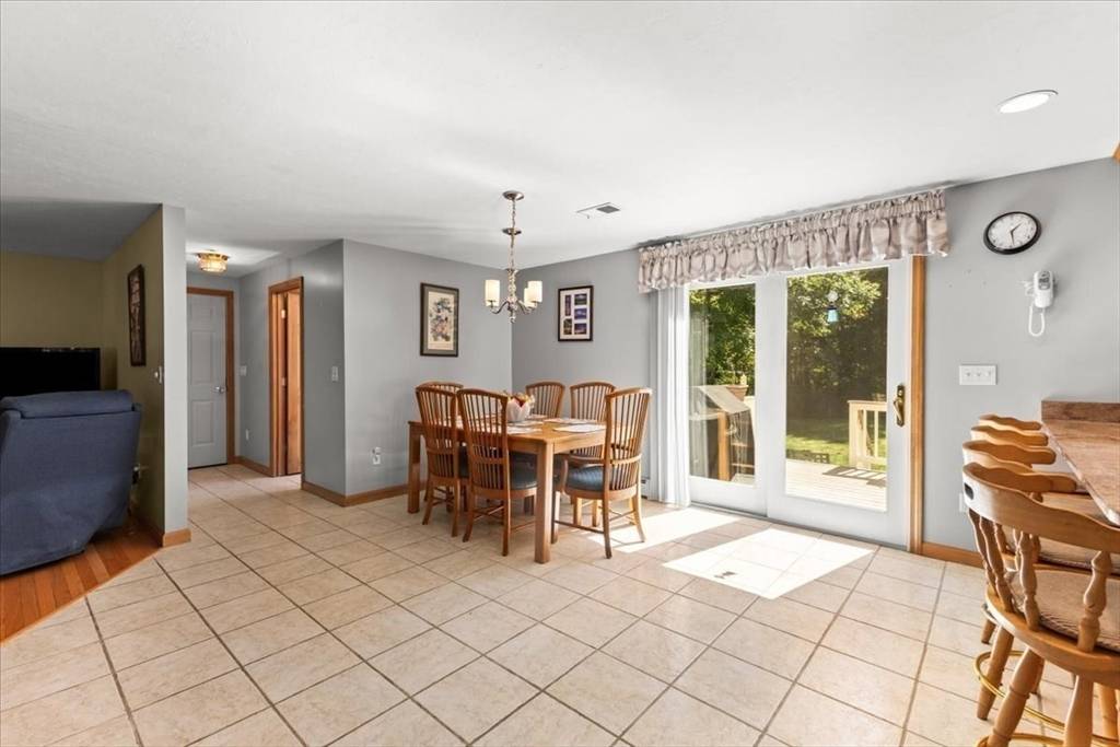 East Bridgewater, MA 02333,25 Plain St
