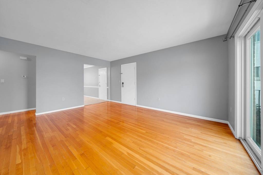 Norwood, MA 02062,5 Endicott St #3