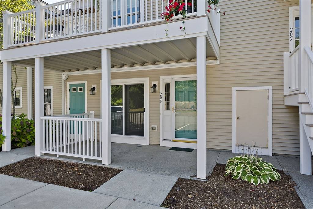Braintree, MA 02184,206 Allerton Commons Ln #206