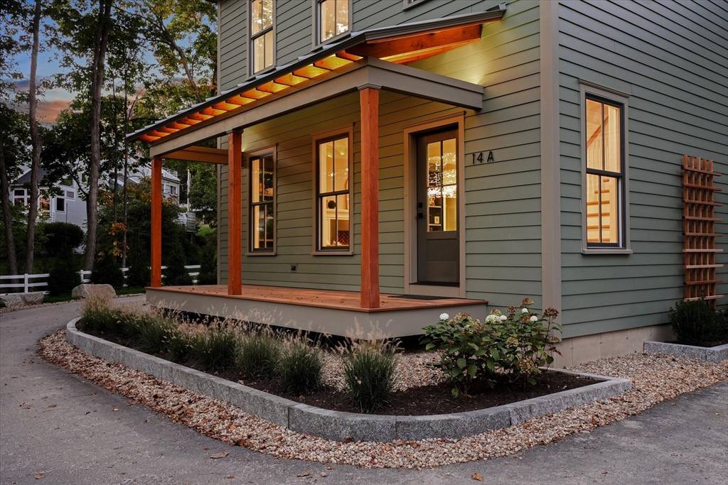 Newburyport, MA 01950,14 A Dexter Lane #1